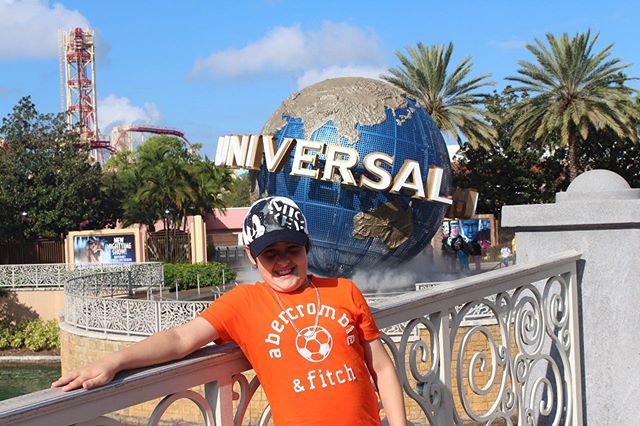 Boaa tarde minha geenti!!!
Noticia boa aqui em Orlando! ⠀⠀⠀⠀⠀⠀ ⠀⠀⠀⠀⠀⠀ ⠀⠀⠀⠀⠀⠀
O nosso querido City Walk localizado no complexo da Universal reabre hoje dia 14/5 , seguindo todos os protocolos de saúde. ⠀⠀⠀⠀⠀⠀ ⠀⠀⠀⠀⠀⠀ ⠀⠀⠀⠀⠀⠀ ⠀⠀⠀⠀⠀⠀ ⠀⠀⠀⠀⠀⠀ ⠀⠀⠀⠀⠀⠀
O funcionamento será das 16h as 20h
Estacionamento gratuito 
Os Restaurantes terão cardápios reduzidos e número de mesas também 
As lojas também terão capacidades reduzidas
Todos devem manter distância de 2m um do outro, respeitando as marcações no chão 
Higienização das mãos sempre!!!
E uso obrigatório de máscaras ⠀⠀⠀⠀⠀⠀ ⠀⠀⠀⠀⠀⠀ ⠀⠀⠀⠀⠀⠀
O que vamos encontrar no City Walk nesse primeiro momento: ⠀⠀⠀⠀⠀⠀ ⠀⠀⠀⠀⠀⠀ ⠀⠀⠀⠀⠀⠀
Restaurantes abertos: 
Bubba Gump Shrimp Co 🍤 
Red Oven Pizza Bakery 🍕 
Auntie Anne’s Pretzels 🥨 
Voodoo Doughnuts 🍩 ⠀⠀⠀⠀⠀⠀ ⠀⠀⠀⠀⠀⠀ ⠀⠀⠀⠀⠀⠀ ⠀⠀⠀⠀⠀⠀ ⠀⠀⠀⠀⠀⠀ ⠀⠀⠀⠀⠀⠀
E mais :
Hollywood Drive in Golf ( mini golf) 
Universal Studios store- a loja de produtos da Universal 
Alguns quiosques ⠀⠀⠀⠀⠀⠀ ⠀⠀⠀⠀⠀⠀ ⠀⠀⠀⠀⠀⠀
As notícias até o momento é que até dia 31/5 o restante continua fechado. Com noticias assim renovamos nossa esperança.⠀⠀⠀⠀⠀⠀ ⠀⠀⠀⠀⠀⠀ ⠀⠀⠀⠀⠀⠀ ⠀⠀⠀⠀⠀⠀ ⠀⠀⠀⠀⠀⠀ ⠀⠀⠀⠀⠀⠀ ⠀⠀⠀⠀⠀⠀ ⠀⠀⠀⠀⠀⠀ ⠀⠀⠀⠀⠀⠀ ⠀⠀⠀⠀⠀⠀ ⠀⠀⠀⠀⠀⠀ ⠀⠀⠀⠀⠀⠀ ⠀⠀⠀⠀⠀⠀ ⠀⠀⠀⠀⠀⠀ ⠀⠀⠀⠀⠀⠀ ⠀⠀⠀⠀⠀⠀ ⠀⠀⠀⠀⠀⠀ ⠀⠀⠀⠀⠀⠀ ⠀⠀⠀⠀⠀⠀
#universal #citywalk #orlandando #transferemorlando #vacation #orlandovacation #transfer